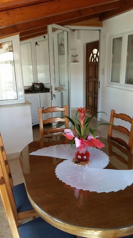 شقة Apartmani Jasarevic Martinšćica